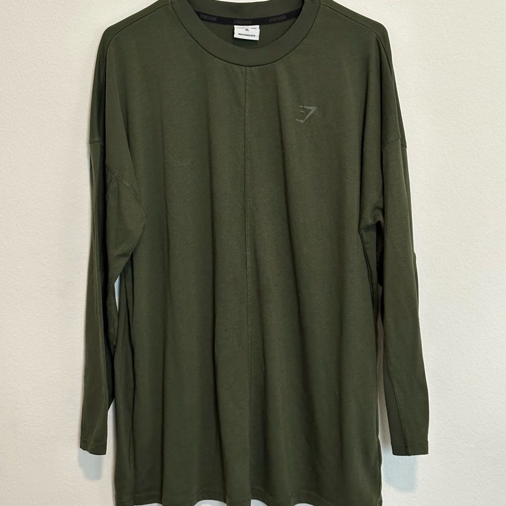 Olive gymshark long sleeve, oversized tee.